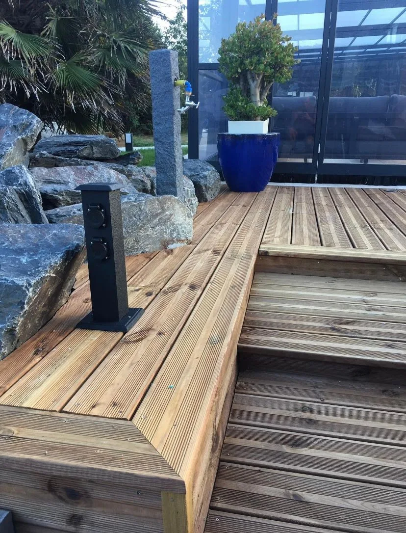 Borne électrique extérieure installée par AVP